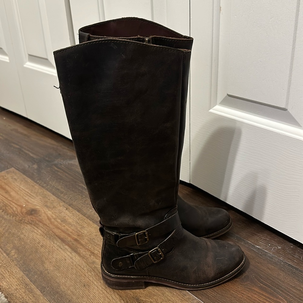 Hinge riding boots